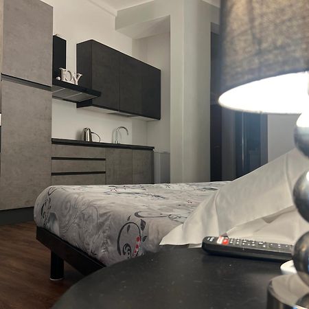 Milanoflats - New Beautiful Fully Equipped Studio Apartment With A View Of Piazza San Camillo - 5 Minutes From Central Station, M2, M3, Airport Shuttle Exterior photo